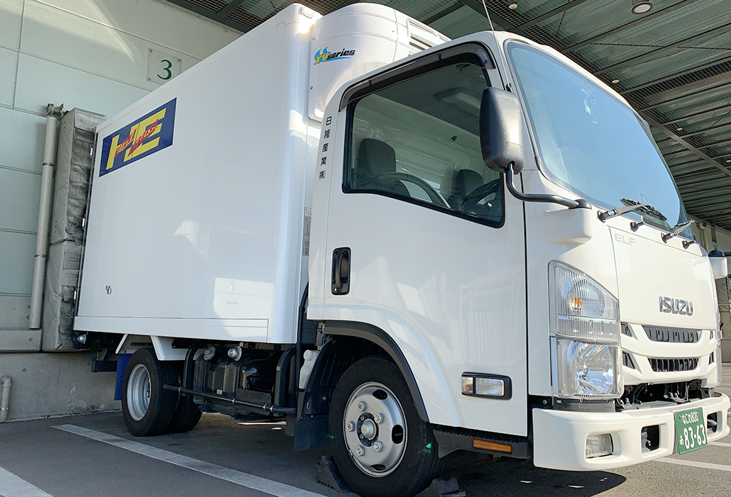 【初心者・未経験者大歓迎】2トン冷蔵・冷凍車トラックドライバー【摂津営業所】